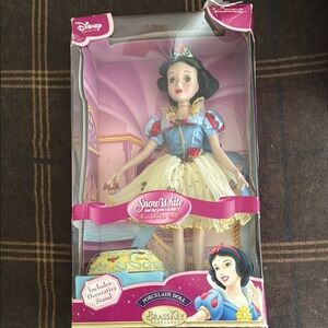 Disney Snow White Porcelain Doll 2004 Brass Key Keepsakes